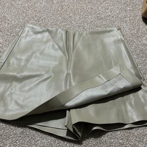 Chic High Waist Gray Shorts